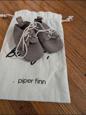 Piper Finn - Hamilton - Low Top Oxfords - Soft Sole